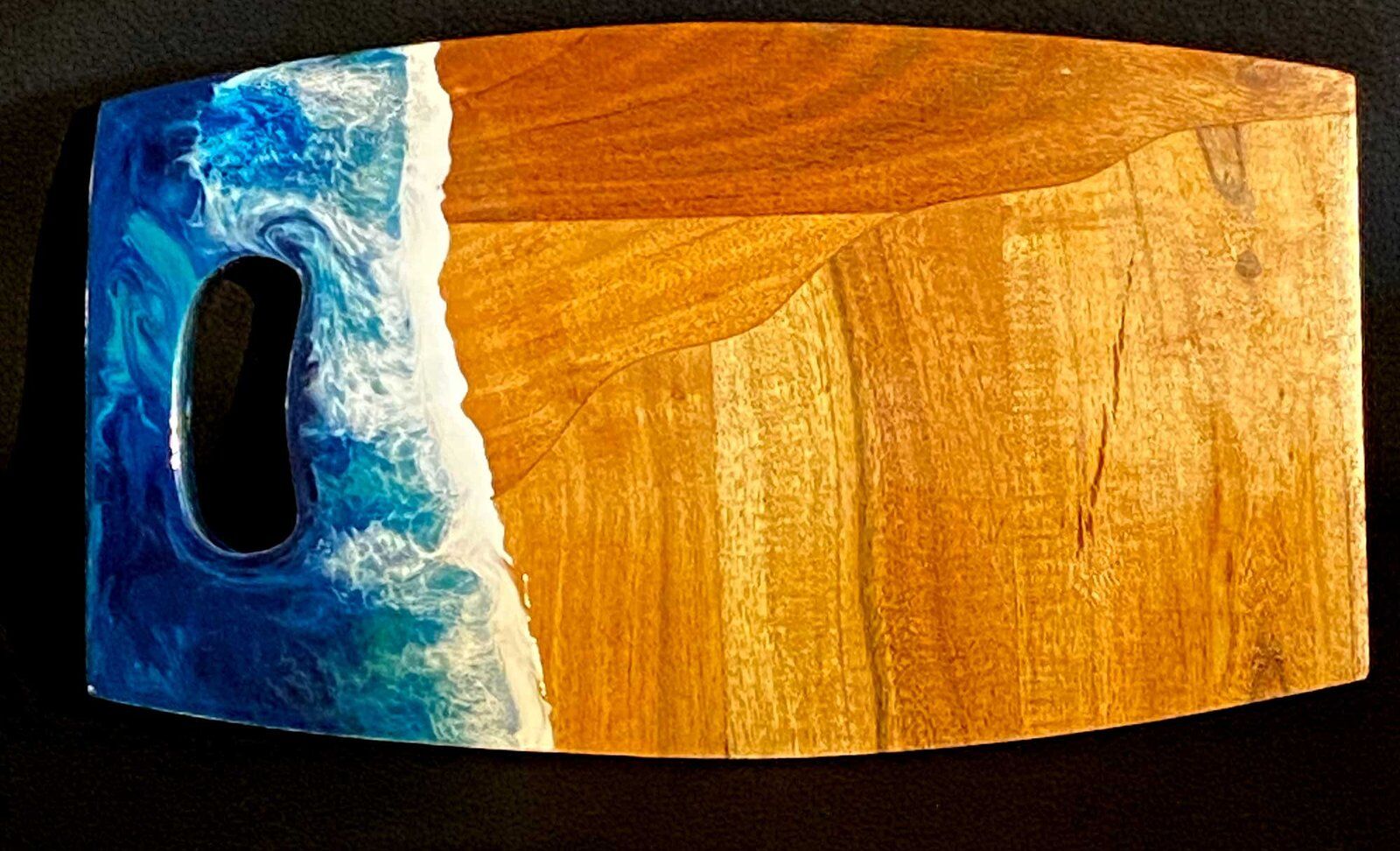 Epoxy-Resin-Charcuterie Board – Ocean Themed